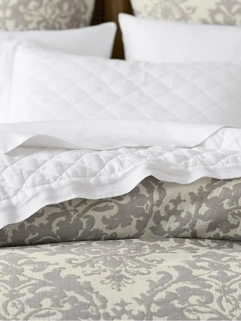 Pottery Barn Jacquard Linen Medallion Duvet and 2 Euro Shams